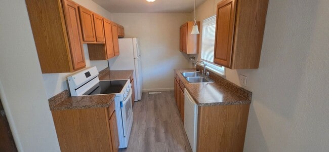 Photo - MOVE IN SPECIAL 1/2 OFF FIRST FULL MONTHS RENT.  ALL PROSPECTIVE TENANTS MUST SUBMIT A $58 NON-RE...