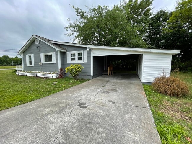 Photo - Cozy 2/1 House in Shannon $1,195