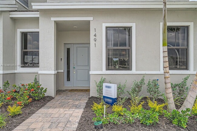 Photo - 409 NE 12th St