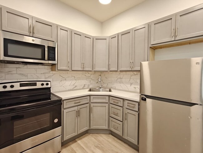 Building Photo - 3740 N 13th St Unit 1