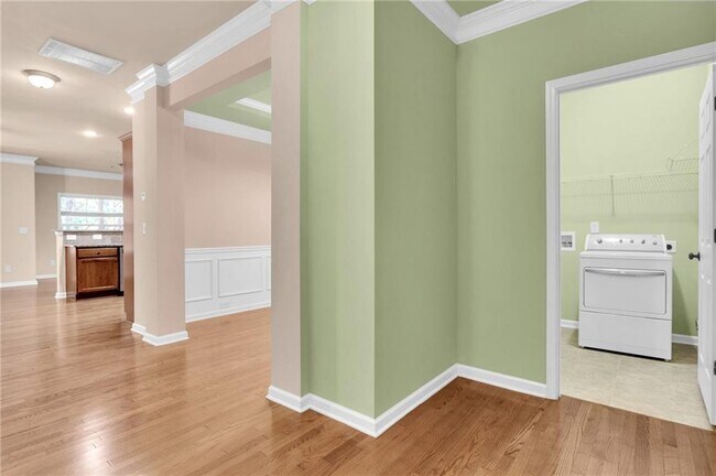 Photo - 5015 Hastings Terrace