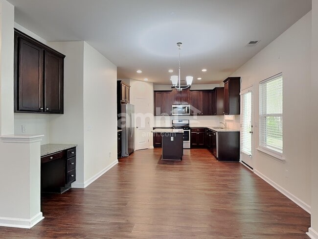 Photo - 301 Boulder Run