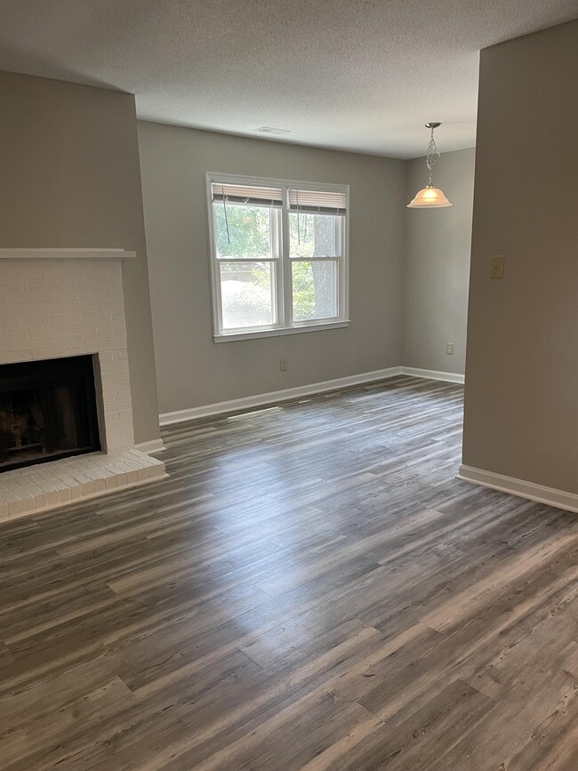 Photo - 3561 Mill Run