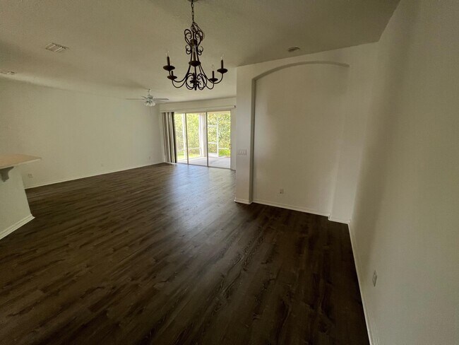 Photo - 4701 Portage Trail
