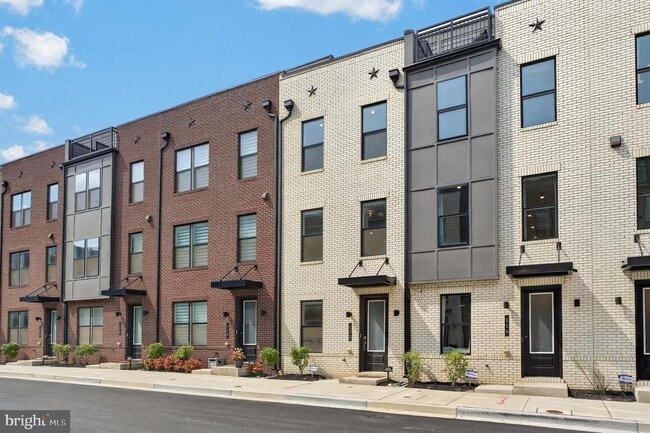 Building Photo - 112 Glass Ln