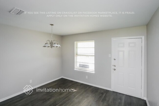 Photo - 215 Adams St