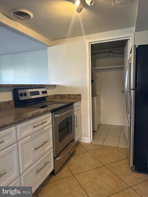Photo - 9570 Hagel Cir