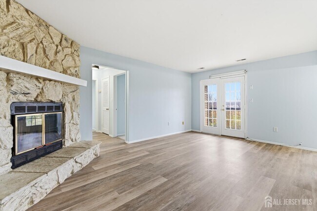 Photo - 1610 Green Hollow Dr