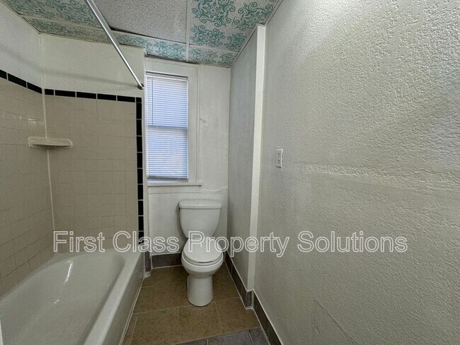 Photo - 1400 NW 22nd St