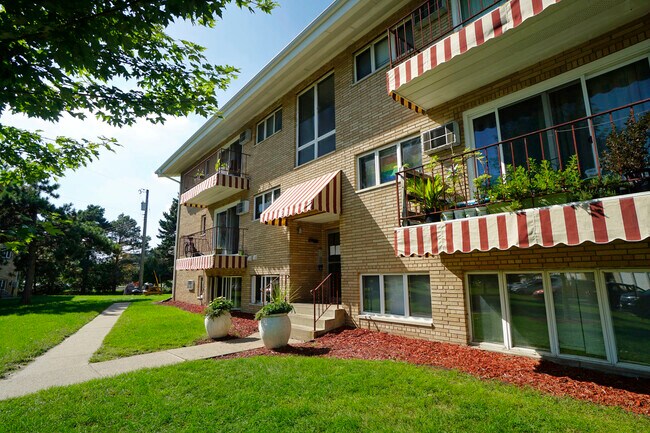 Photo - Xerxes Apartments