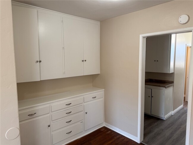 Photo - 901 N San Gabriel Ave Unit 6