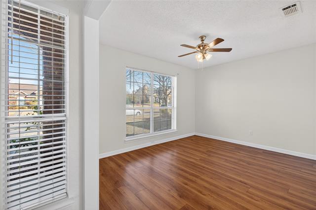 Photo - 1302 Silver Maple Dr