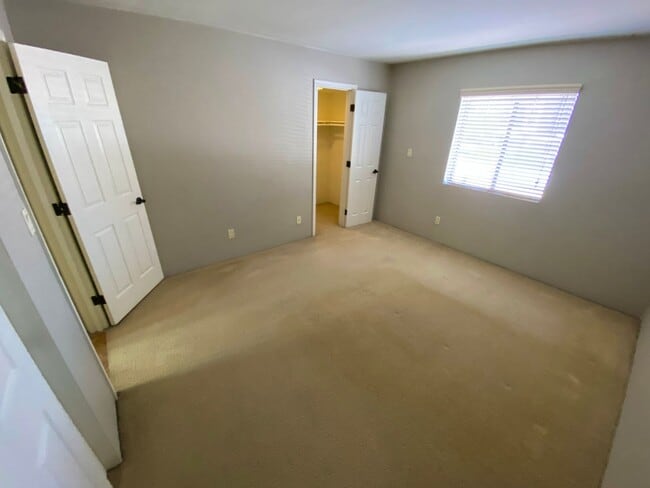 Photo - Spacious Upgraded One Bedroom Condo in Scottsdale