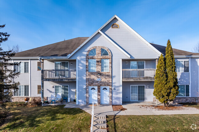 Exterior - Harbor Pointe Apartments