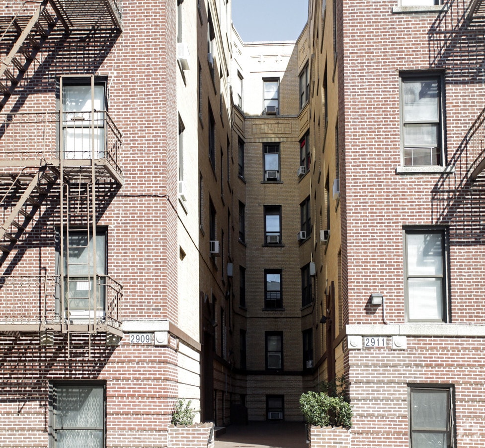 Photo - 2909 & 2911 Valentine Ave