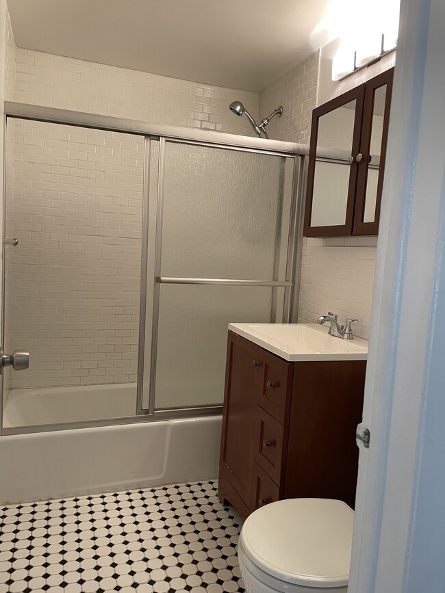 Updated bath - 200 Centre Ave Unit 1H