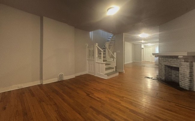 Photo - 5637 Lansdowne Ave