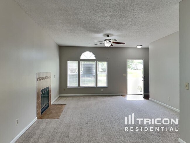 Photo - 627 Rapids Rd