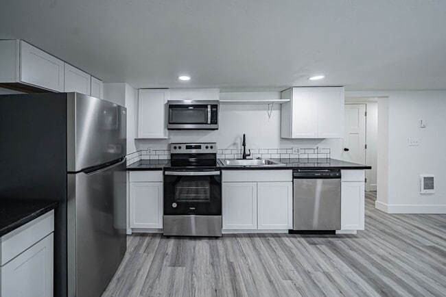 Photo - Lower unit renovated property near ISU. Unit 2