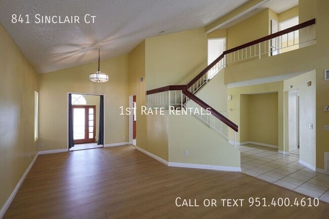Photo - 841 Sinclair Ct