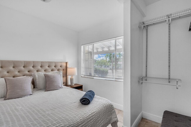 Photo - 3020 NW 16th St Unidad ID1334286P