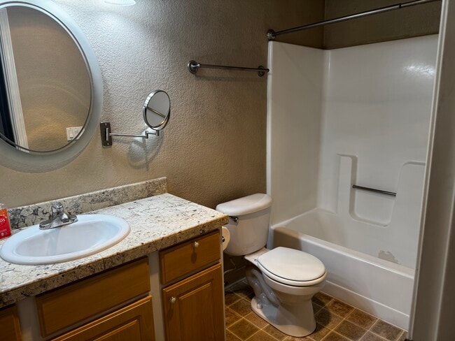 Building Photo - 9530 SW 146th Ter Unit S-8