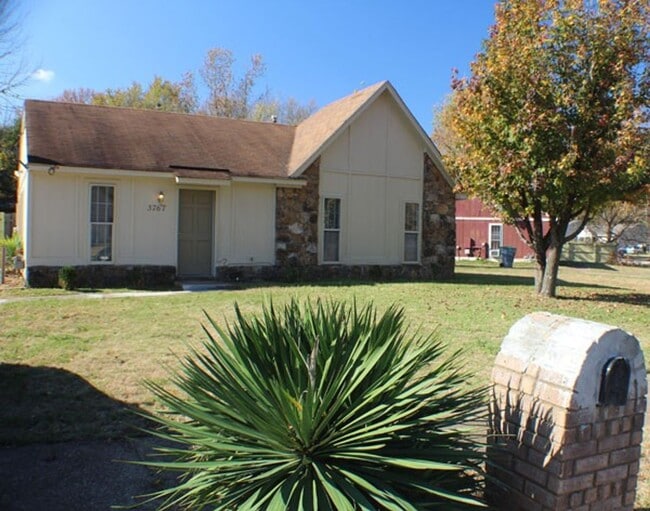 Building Photo - Cute 3BR 2 Bath Rental