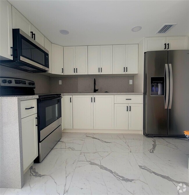 Building Photo - 5913 SW 36th Ct Rental