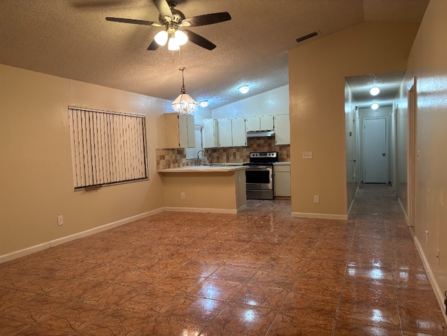 Photo - 2039 Garwood Dr