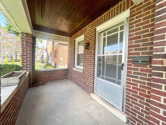 Photo - 6338 Hamilton Ave