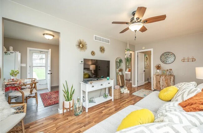 Photo - 4044 51st St