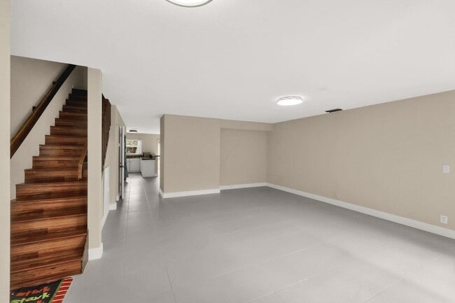 4295 Coral Springs Dr