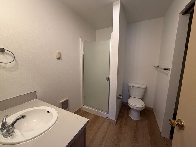 Photo - 112 Unidad 764 Catron St N