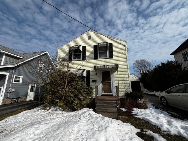 Building Photo - Charming Single Family Home for Rent - Excellent Grove City Location!