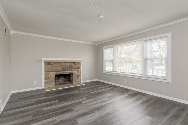 Photo - 1176 Highview Dr