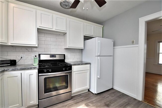 Photo - 1331 Nelson St