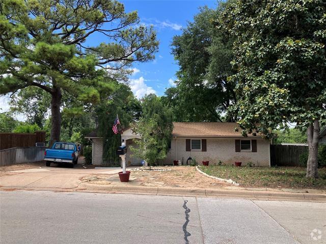 Building Photo - 1917 Dogwood Dr Rental