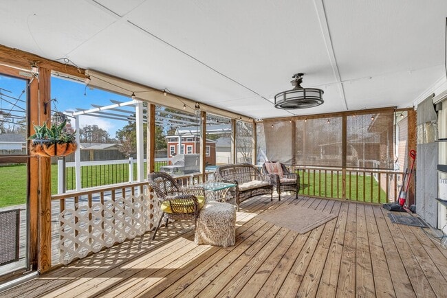 Photo - 118 Jamaica Dr