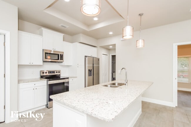Photo - 926 Braganza Ave SE