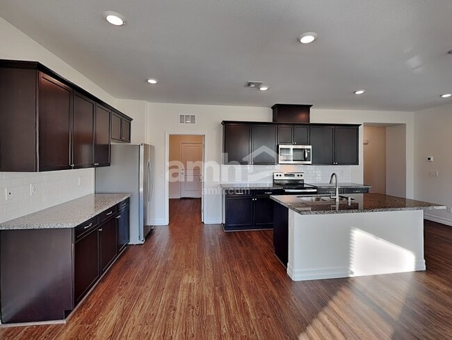 Photo - 9875 S Eastern Ave