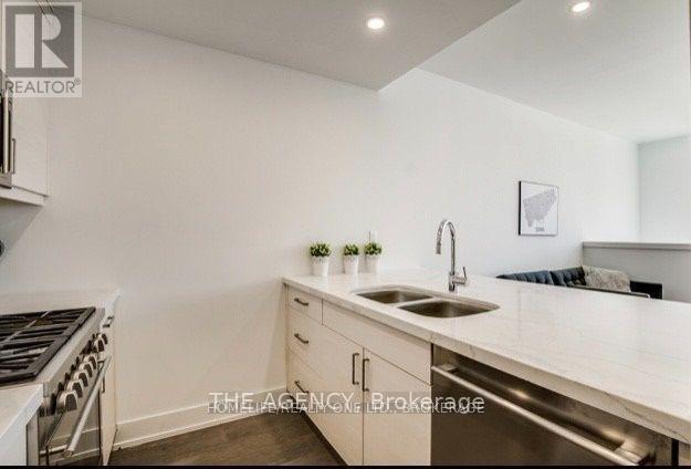 Photo - 303 Gilmour Ave
