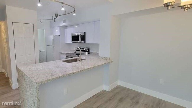 2 br, 2 bath Condo - 140 SW 117th Ave # 1009 - 2 br, 2 bath Condo - 140 SW 117th Ave # 1009 Unidad # 1009