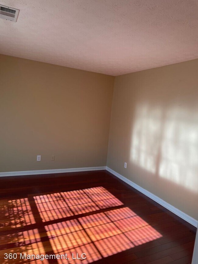 Photo - 3 br, 2.5 bath House - 375 Estate Ave