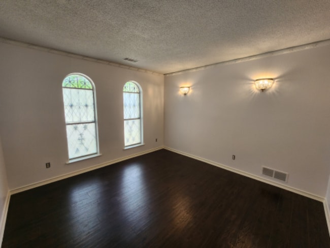 Photo - 3834 Kiest Valley Pkwy