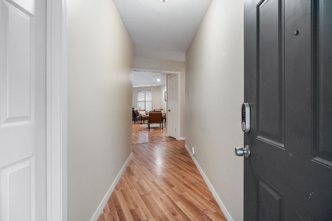 Photo - 4719 S Lakewood Ave