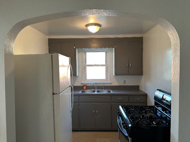 Photo - 4227 E Allen St