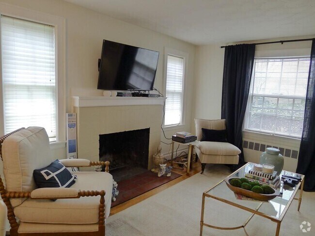 Building Photo - 42 Hatfield Rd Rental