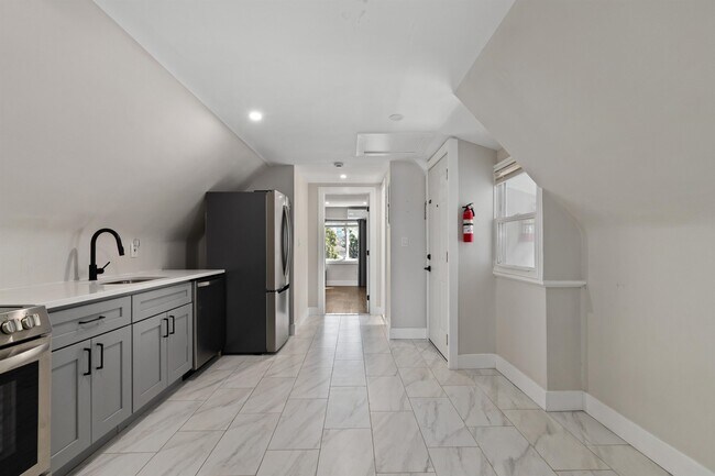8516 3rd Ave Unit 4
