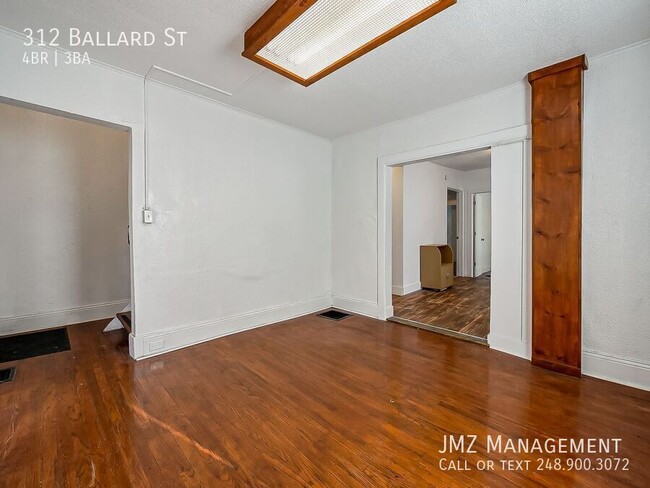 Photo - 312 Ballard St