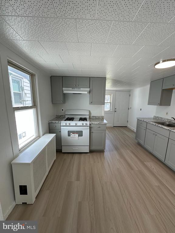 Building Photo - 209 Main St